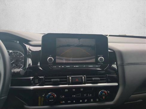 Used 2025 Nissan Pathfinder SV FWD image 14