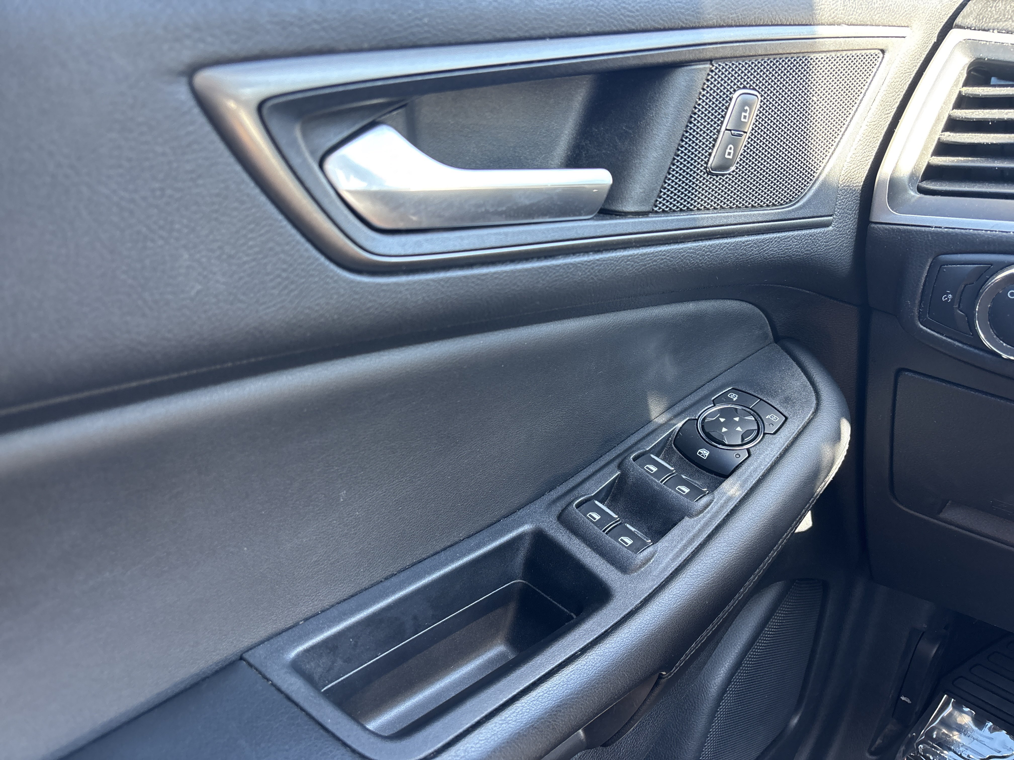 Used 2022 Ford Edge SE AWD/4WD image 30