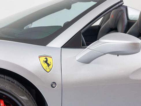 Used 2022 Ferrari F8 Tributo RWD image 24
