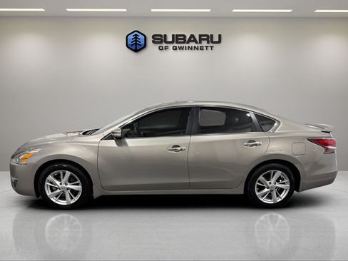 Used 2014 Nissan Altima 2.5 SL w/ Technology Package FWD image 2