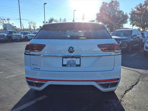 Used 2021 Volkswagen Atlas Cross Sport SE image 32