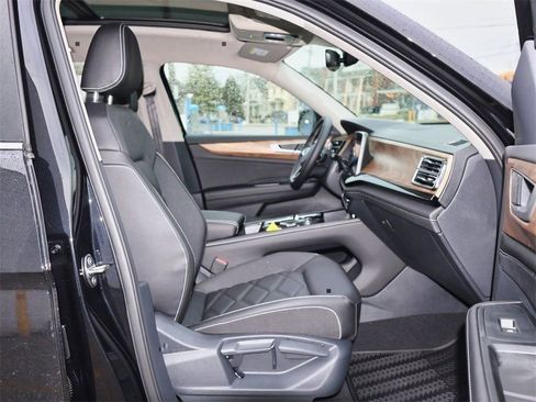 New 2026 Volkswagen Atlas SE FWD image 29