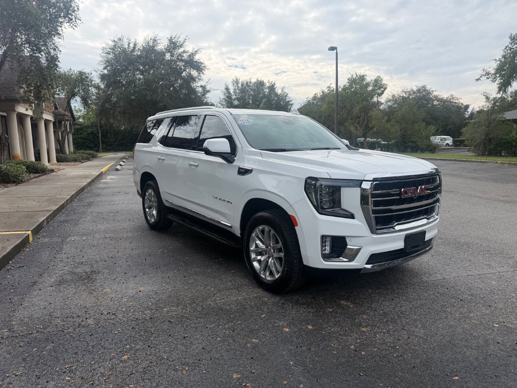 Used 2024 GMC Yukon SLT w/ SLT Luxury Package AWD/4WD image 6