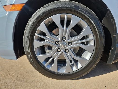 Used 2025 Honda Odyssey Touring image 7