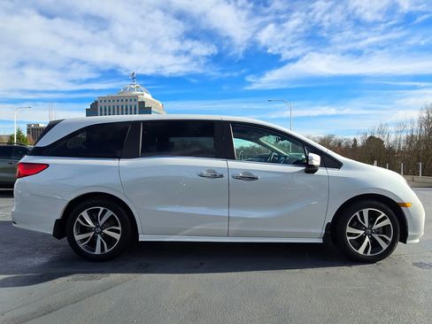 Used 2022 Honda Odyssey Touring image 2