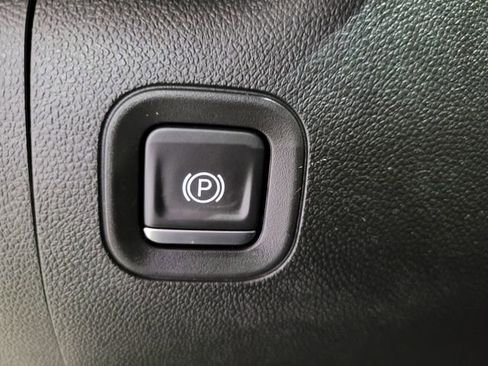 Used 2021 Chevrolet Silverado 1500 Custom Trail Boss image 32