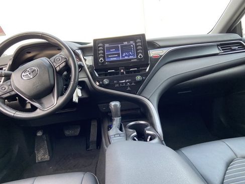 Used 2024 Toyota Camry SE image 14