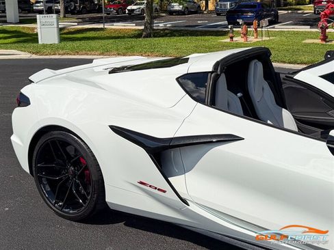 Used 2025 Chevrolet Corvette Z06 RWD image 68