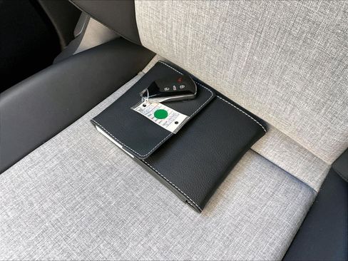 Certified 2023 Volkswagen ID.4 Pro RWD image 10