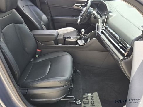 Certified 2025 Kia Sportage EX FWD image 16