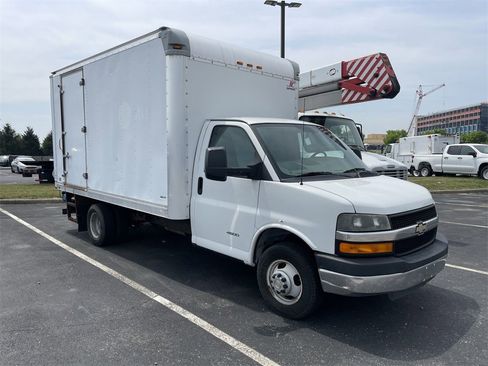 Used 2014 Chevrolet Express 4500 w/ RV Package image 13