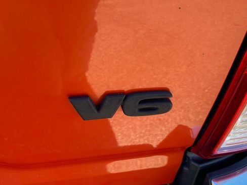 Used 2016 Toyota Tacoma SR image 15