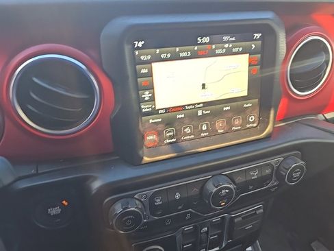 Used 2021 Jeep Wrangler Unlimited Rubicon w/ Dual Top Group image 7