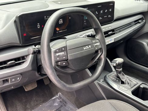 Used 2025 Kia K4 FWD image 33