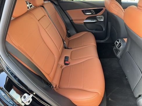 Used 2023 Mercedes-Benz GLC 300 image 8