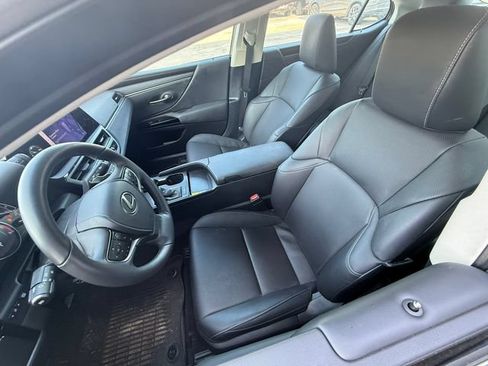 Used 2023 Lexus ES 350 w/ Premium Package FWD image 4
