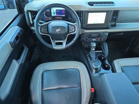 Used 2023 Ford Bronco Wildtrak image 12