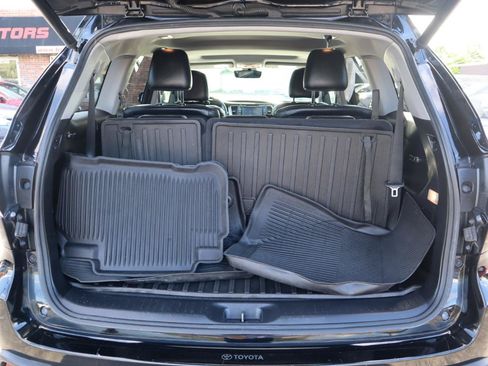 Used 2018 Toyota Highlander SE AWD/4WD image 15