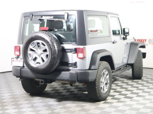 Used 2015 Jeep Wrangler Rubicon w/ Connectivity Group AWD/4WD image 4