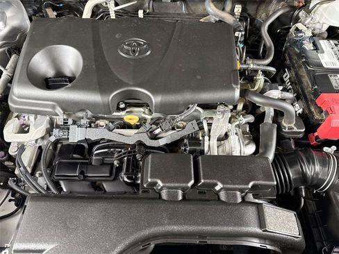 Used 2020 Toyota RAV4 XLE w/ Convenience Package FWD image 40