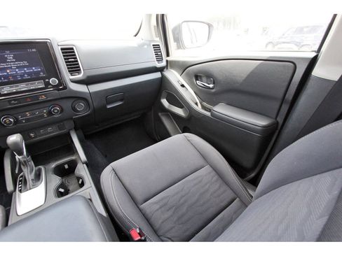 Used 2023 Nissan Frontier SV w/ Technology Package image 12