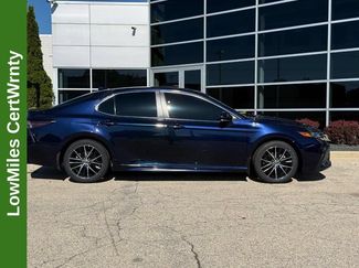Used 2022 Toyota Camry SE w/ Carpet Mat Package (TMS) FWD video 2