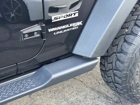 Used 2018 Jeep Wrangler Unlimited Sport S image 12