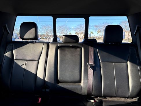 Used 2019 Ford F150 Lariat w/ Trailer Tow Package image 4