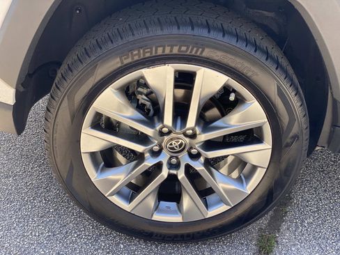 Used 2023 Toyota RAV4 XLE Premium image 16