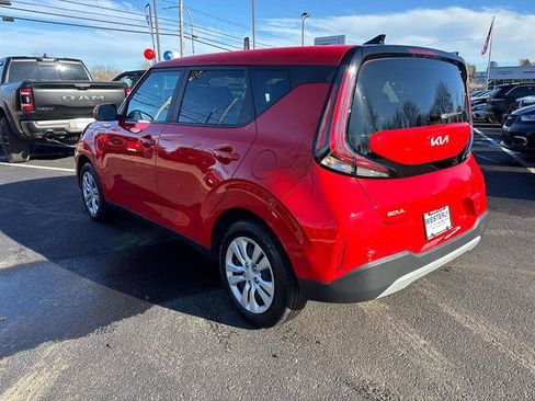 Used 2023 Kia Soul LX image 5