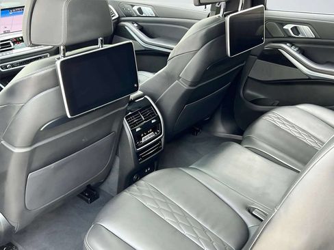 Used 2020 BMW X7 xDrive40i w/ M Sport Package AWD/4WD image 12
