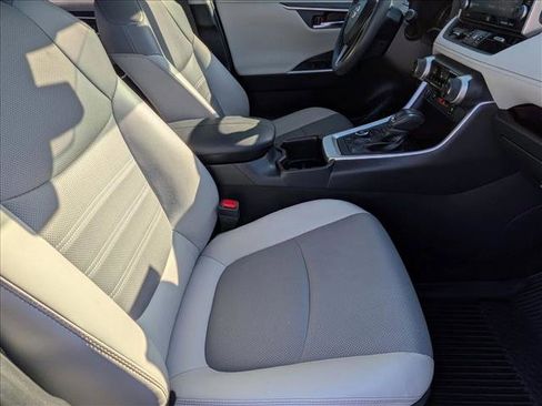 Used 2022 Toyota RAV4 Limited image 19