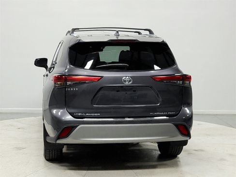 Used 2020 Toyota Highlander Platinum image 6