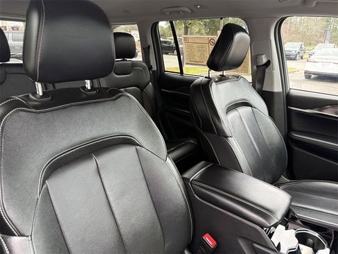 Used 2023 Jeep Grand Cherokee Limited w/ Luxury Tech Group II image 20