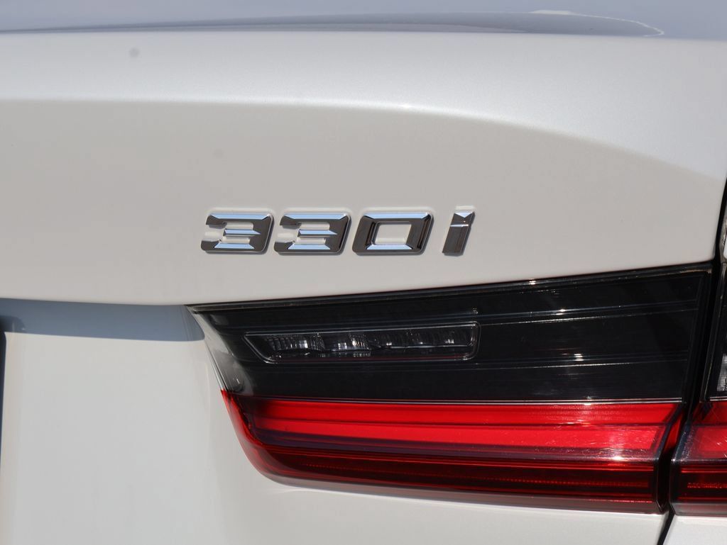 Used 2026 BMW 330i xDrive Sedan w/ Convenience Package AWD/4WD image 8