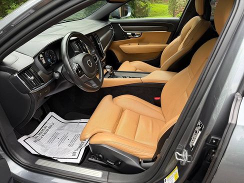Used 2018 Volvo V90 T6 Cross Country w/ Convenience Package AWD/4WD image 15