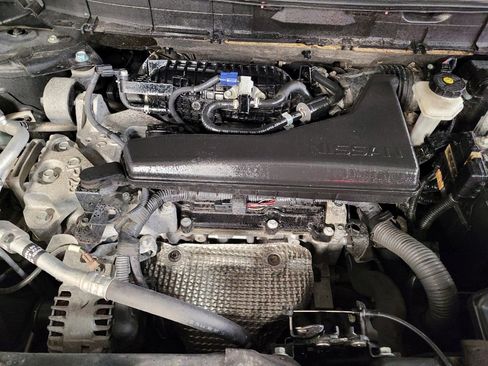 Used 2018 Nissan Rogue SV FWD image 30