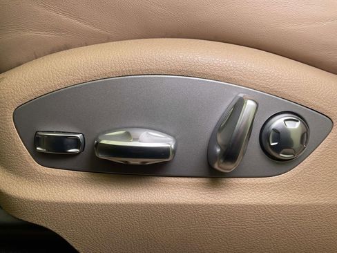 Used 2025 Porsche Macan image 17