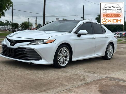 Used 2018 Toyota Camry XLE FWD image 1