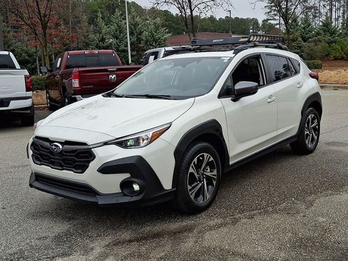 Used 2024 Subaru Crosstrek 2.0i Premium image 3