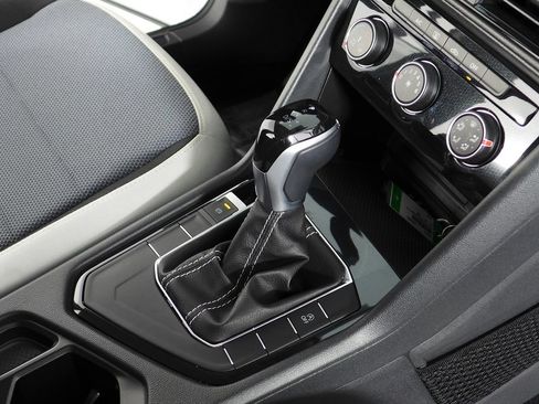 Certified 2025 Volkswagen Taos S FWD image 15