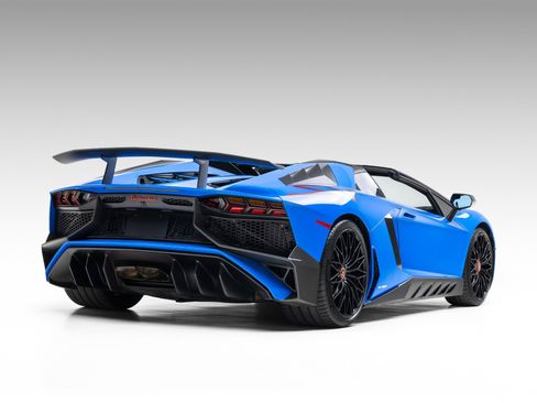 Used 2017 Lamborghini Aventador LP 750-4 Superveloce image 10