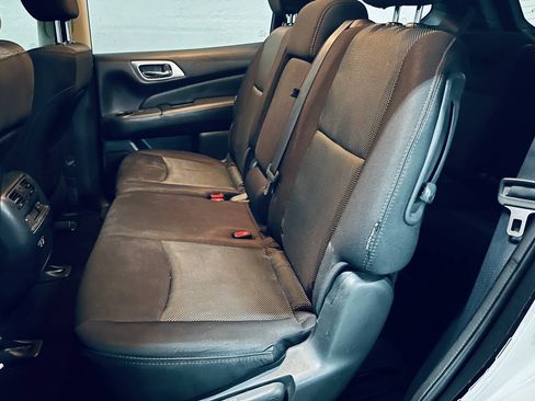 Used 2019 Nissan Pathfinder S FWD image 16
