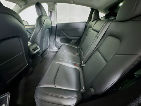 Used 2024 Tesla Model Y Long Range image 27