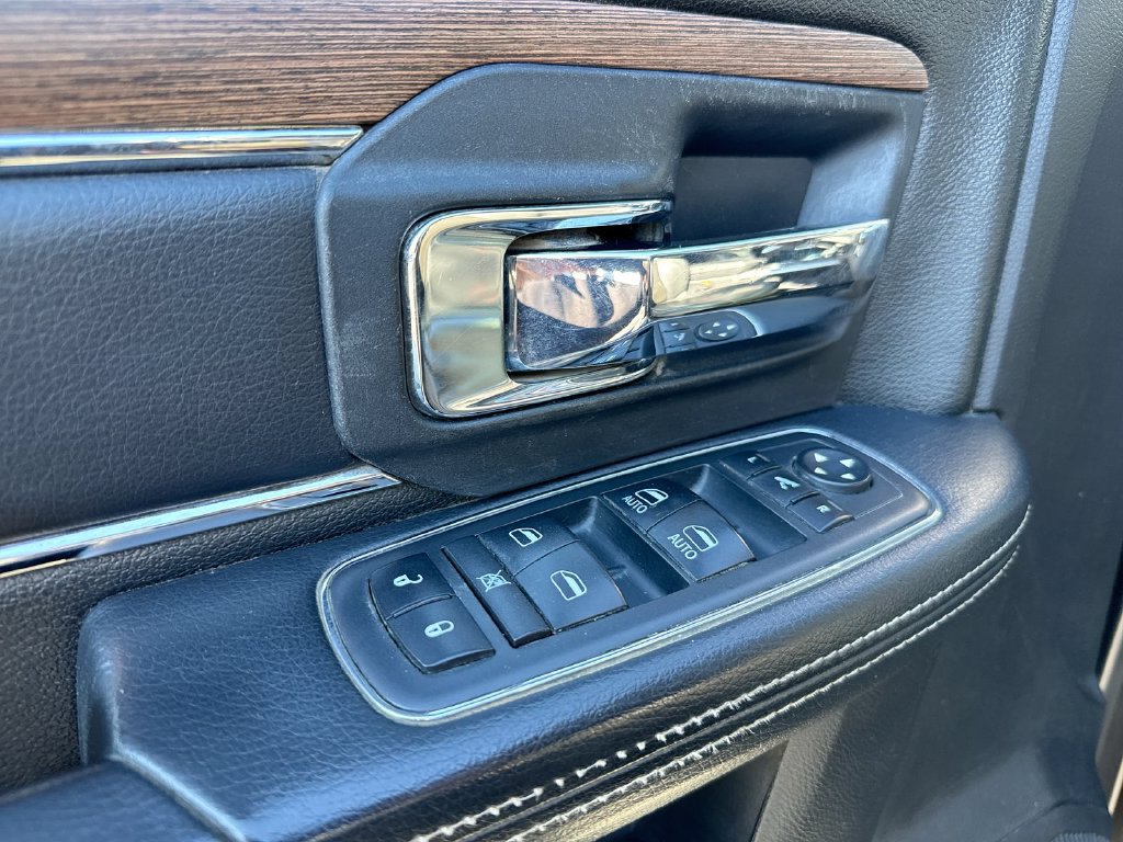 Used 2017 RAM 3500 Laramie AWD/4WD image 22