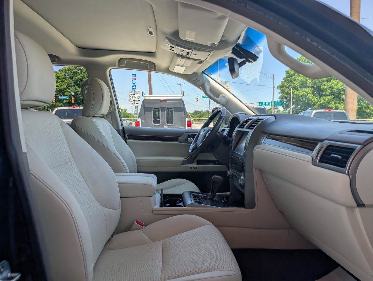 Used 2016 Lexus GX 460 w/ Premium Package AWD/4WD image 22