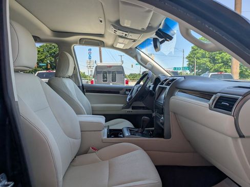 Used 2016 Lexus GX 460 w/ Premium Package AWD/4WD image 22