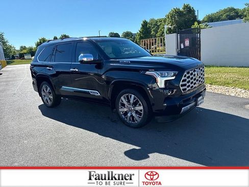 Used 2025 Toyota Sequoia Capstone AWD/4WD image 2