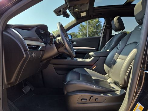 Used 2022 Cadillac XT4 Premium Luxury w/ Enhanced Visibility Package AWD/4WD image 16