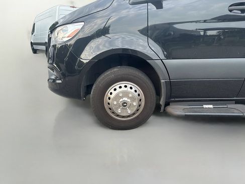 Used 2023 Mercedes-Benz Sprinter 3500 image 12